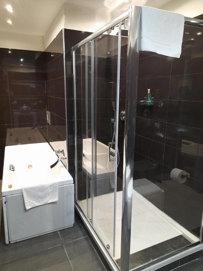 נאפולי Mayfair Lifestyle Suites By Babylon Stay מראה חיצוני תמונה