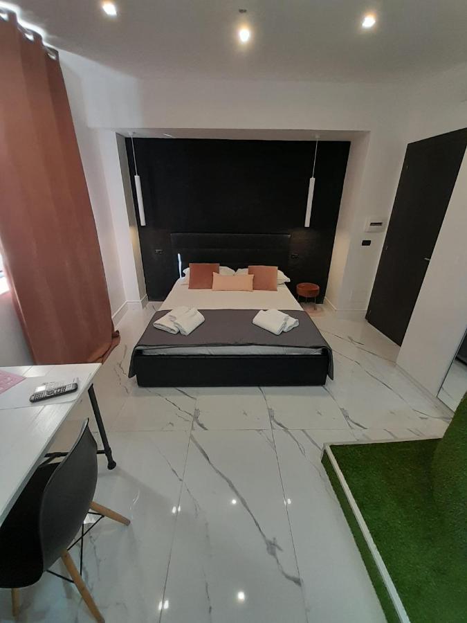 נאפולי Mayfair Lifestyle Suites By Babylon Stay מראה חיצוני תמונה